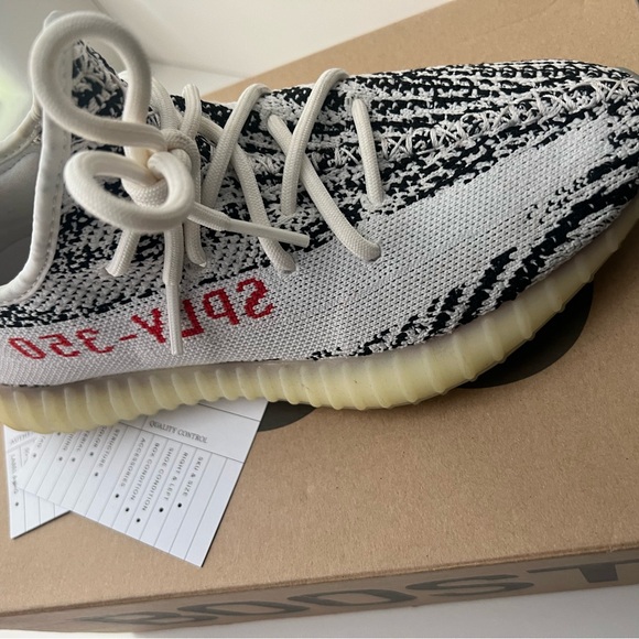 Adidas Yeezy Boost 350 V2 Zebra - Picture 2 of 2
